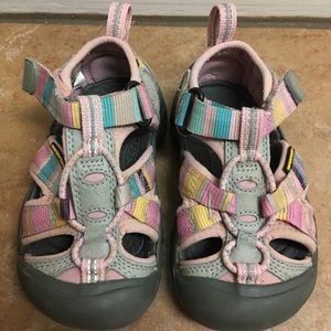 Little Girl Keens Size 8